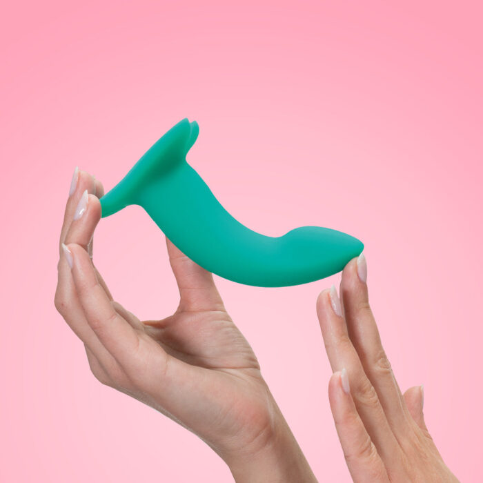 LIMBA-FLEX_S_DILDO_Handshot_1800x1800_4cf08b6c-3294-4684-83aa-ed8a2aad29cf